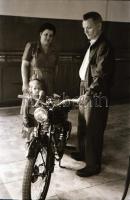 cca 1948 Csepel motorok, kerékpárok, varrógépek, 15 db szabadon felhasználható, vintage negatív Rózs...