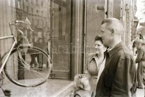 cca 1948 Csepel motorok, kerékpárok, varrógépek, 15 db szabadon felhasználható, vintage negatív Rózs...