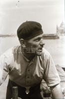 cca 1947/48 Budapest, a felrobbantott Lánchíd romjainak feltárása nehézbúvárok közreműködésével, 33 ...