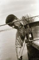 cca 1947/48 Budapest, a felrobbantott Lánchíd romjainak feltárása nehézbúvárok közreműködésével, 33 ...