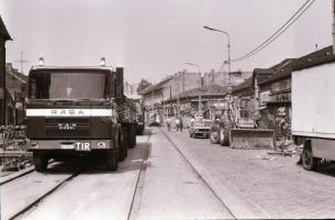 1986. július 30. Budapest, újpesti felfordulás a metró építkezések idején, várostörténeti felvételek...