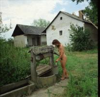 cca 1988 Menesdorfer Lajos (1941-2005) budapesti fotóművész felvételei, 9 db vintage negatív, 6x6 cm