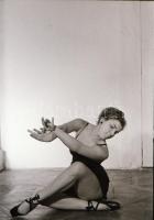 cca 1975 Itt repül a kismadár, szolidan erotikus felvételek, 29 db vintage negatív, 24x26 mm