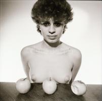 cca 1987 Menesdorfer Lajos (1941-2005) budapesti fotóművész felvételei, 9 db vintage negatív, 6x6 cm