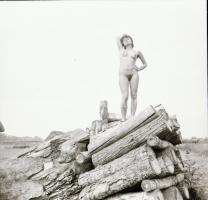 cca 1987 Menesdorfer Lajos (1941-2005) budapesti fotóművész felvételei, 9 db vintage negatív, 6x6 cm