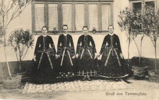 Temesújfalu, Temesvár-Újfalu, Neudorf; Erdélyi folklór, népviseletes hölgyek / Transylvanian folklore, ladies in traditional costumes (EK)