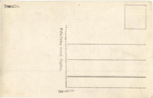 Trencsén, Trencín; Várostorony, utca, Weisz, Ferdinand Rybnicek és divatáruház üzlete / street view ...