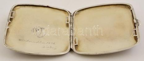 Ezüst(Ag) cigarettatárca csíkozott díszítéssel, jelzett, 8,5×8 cm, nettó: 77,6 g