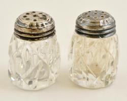 Üveg sótartó pár ezüst(Ag) fedéllel (jelzett, horpadásokkal), egyik alján minimális lepattanással, m: 3,5 cm