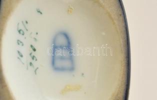 Jelzett mitológiai jelenetes kis váza, matricás, kopott, m: 10 cm