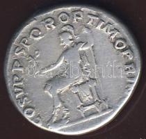 Római Császárság Traianus 98-117. Denar Ag T:3