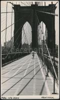 cca 1930-1940 H.B. Leon: New York, Brooklyn híd, feliratozott fotó, 12x19 cm / cca 1930-1940 H.B. Leon: New York, Brooklyn bridge, 19x12 cm