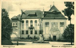 Balassagyarmat, Múzeum az országzászlóval (EK)