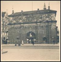 cca 1930-1940 Gdansk, Városkapu, Norddeutscher Lloyd irodával, hátoldalon feliratozott fotó, 12,5×12,5 cm / Gdańsk / Danzig, gate, photo
