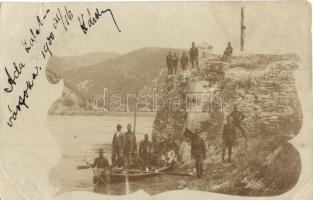 1900 Ada Kaleh várfoka, katonák csoportképe csónakban / castle, K.u.K. soldiers group photo (r)