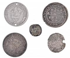 5db-os vegyes magyar és külföldi rossz tartású, sérült ezüstpénz tétel T:2-,3 ly.
5pcs of various s...