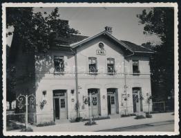 cca 1930-1940 Ajka, vasútállomás, fotó, 9×11,5 cm