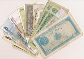 30db-os vegyes külföldi bankjegy tétel, közte Ausztria, Csehszlovákia, Oroszország, Szlovénia T:III,...