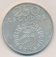 Portugália 1974. 250E Ag "1974-es forradalom" T:1-
Portugal 1974. 250 Escudos Ag "Re...