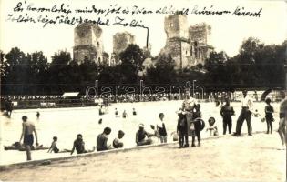 1942 Diósgyőr (Miskolc), Fürdőzők az uszodában, háttérben várromok. photo