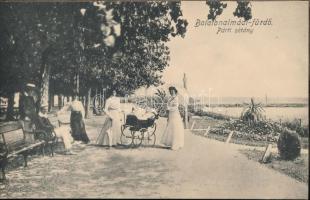 Balatonalmádi, Képeslapfüzet 10 db városképes lappal, benne: Vasútállomás, gőzmozdony, Csónak kikötő...