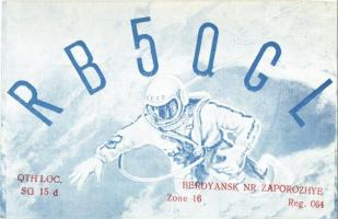 5 db modern űrhajózás motívumlap, ebből 4 QSL rádiós lap / 5 modern astronautics motive cards, among...