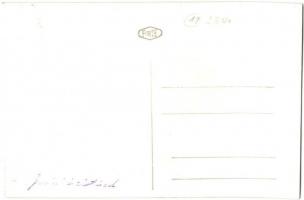 Győr, Németh Gyula szűcs és szőrmeáru üzlete, csoportkép. photo