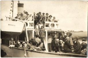 1934 Balaton, Helka gőzhajó utasai, gőzös. photo