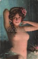 31 db régi enyhén erotikus művészlap / 31 pre-1945 slightly erotic art postcards