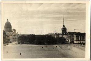 71 db ebből 41 db főleg modern orosz városképes lap, 30 db régi és modern fotó / 71 mainly modern Ru...