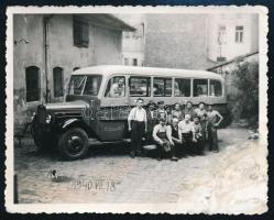 1940 Távolsági személyszállítás autóbusszal, Rákoshegy-Rákoskeresztúr-Budapest, fotó, foltos, 8,5×11 cm