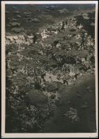 cca 1932 Kinszki Imre (1901-1945) budapesti fotóművész pecséttel jelzett vintage alkotása (eső után), 18x13 cm