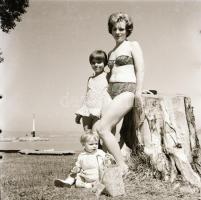 cca 1968 Sinka Antal (?-?) hagyatékából 13 db vintage negatív különféle témákról, 6x6 cm