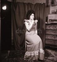 cca 1960 Krisch Béla (1929-?) kecskeméti fotóművész hagyatékából 13 db szolidan erotikus felvétel, 1...