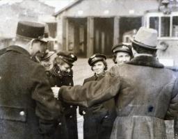 Budapesti villamosok és kalauzok, 3 db szabadon felhasználható vintage negatív (24x36 mm és 6x6 cm k...