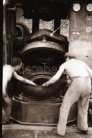 cca 1949 Budapest, fotóriport a Cordatic gyárból, Rózsa György (?-?) budapesti fotóriporter hagyatékából 33 db szabadon felhasználható vintage negatív, 24x36 mm