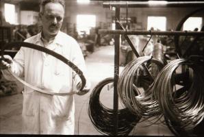 cca 1949 Budapest, fotóriport a Cordatic gyárból, Rózsa György (?-?) budapesti fotóriporter hagyaték...