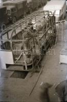 cca 1949 Budapest, autóbusz (vagy troli?) a gyártósoron, Rózsa György (?-?) budapesti fotóriporter h...