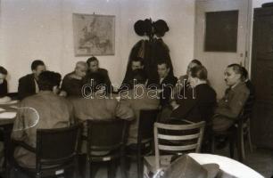 cca 1949 Budapest, autóbusz (vagy troli?) a gyártósoron, Rózsa György (?-?) budapesti fotóriporter h...