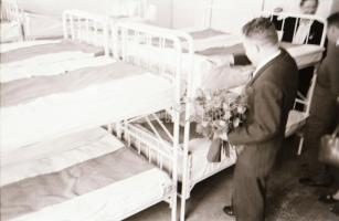 1949. május 14. Budapest, a Gamma Gyár új tanműhelyét avatja fel Kossa István miniszter, Rózsa Györg...