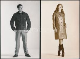 cca 1969 Manökenek bőrszerkóban, 4 db vintage divatfotó, 17,5x12 cm