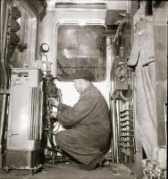 cca 1960 Földalatti villamosok, azaz metrókocsik gyártása a Ganz-Mávag gyárban, Kotnyek Antal (1921-...