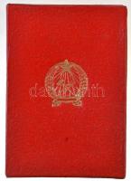 ~1950. "Kiváló Dolgozó" Rákosi-címeres zománcozott fém kitüntetés miniatűrrel, műanyag tok...