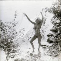 cca 1980 Menesdorfer Lajos (1941-2005) budapesti fotóművész hagyatékából 9 db vintage negatív, szoli...