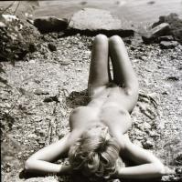 cca 1980 Menesdorfer Lajos (1941-2005) budapesti fotóművész hagyatékából 9 db vintage negatív, szoli...