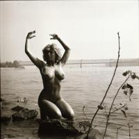 cca 1978 Menesdorfer Lajos (1941-2005) budapesti fotóművész hagyatékából 8 db vintage negatív, szoli...