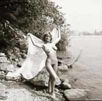 cca 1978 Menesdorfer Lajos (1941-2005) budapesti fotóművész hagyatékából 8 db vintage negatív, szoli...