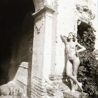 cca 1974 Menesdorfer Lajos (1941-2005) budapesti fotóművész hagyatékából 6 db vintage negatív, szoli...