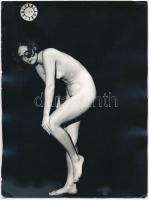 cca 1970 Végtelen idő, szolidan erotikus felvételek, 4 db vintage fotó, 24x18 cm és 24x15 cm között