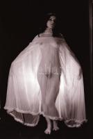 cca 1970 Sejtelmes és rejtelmes, szolidan erotikus felvételek, 7 db vintage negatív, 24x36 mm